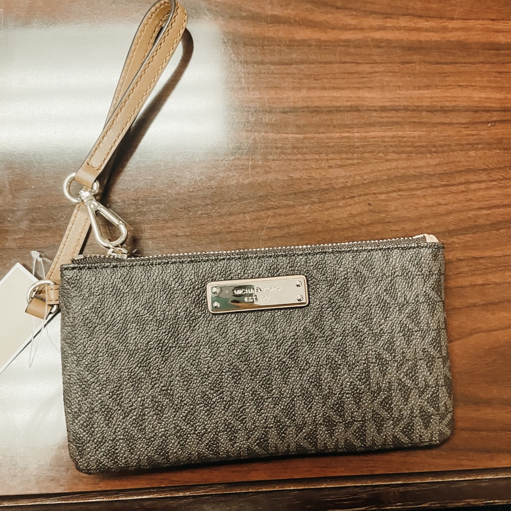 Michael Kors Medium Brown Wristlet